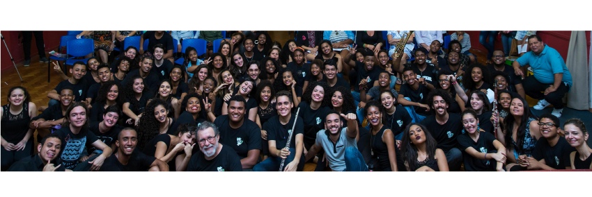 Group portrait of the Banda Mosaico youth musicians ensemble.