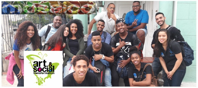 Group of youth from the Mosaico project.